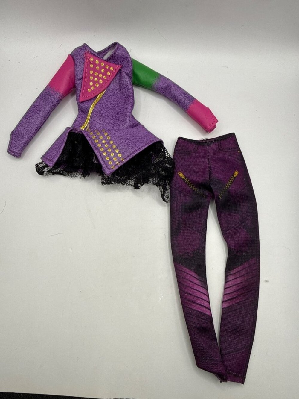 Disney Descendants Mal Doll Signature Outfit Isle of the Lost Purple Jacket Pant